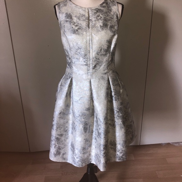 VINCE CAMUTO METALLIC FIT & FLARE COCKTAIL DRESS - Picture 5 of 7